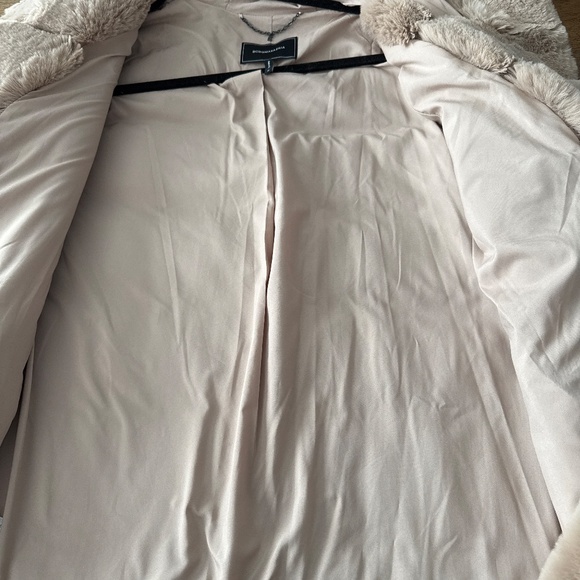BCBGMAXAZRIA Faux Fur Long Coat – Size M - Picture 2 of 4